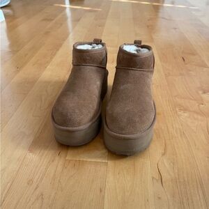 UGG classic ultra mini platform boots in chestnut